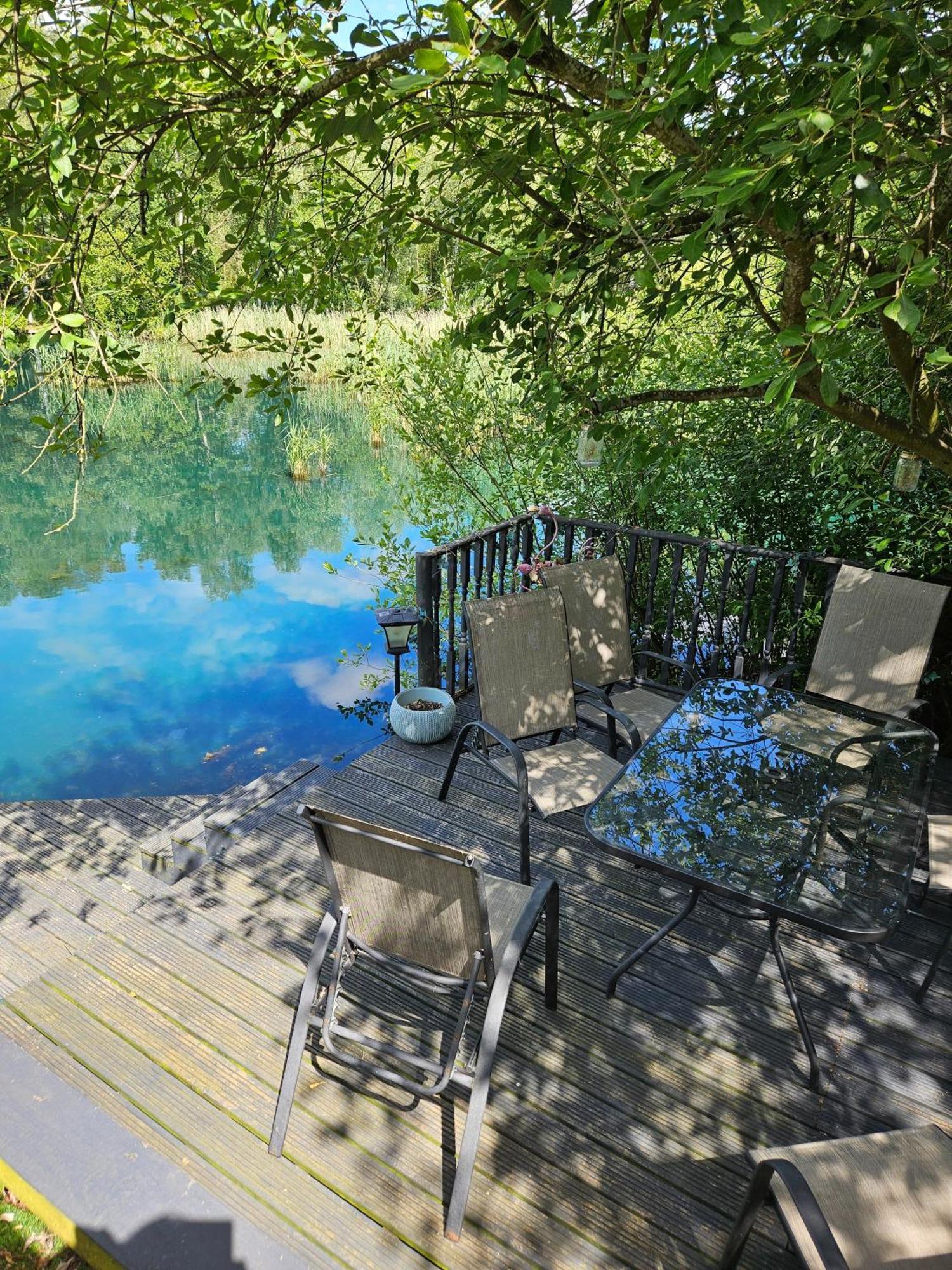 Luxury Lakeside Caravan With Hottub And Private Fishing Peg, Tattershall Lakes Dış mekan fotoğraf